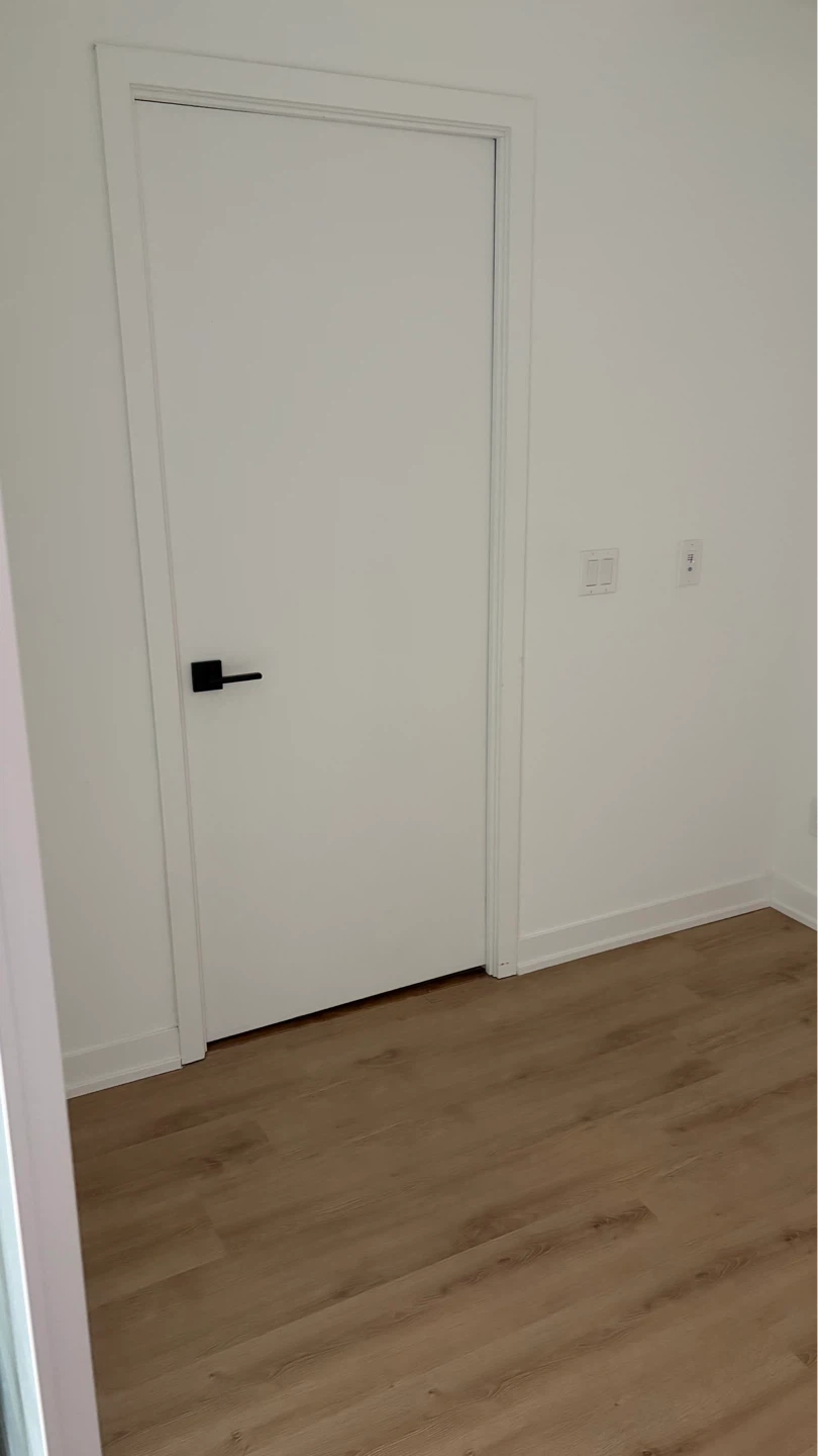 Den with Private Washroom for Rent - photo 5