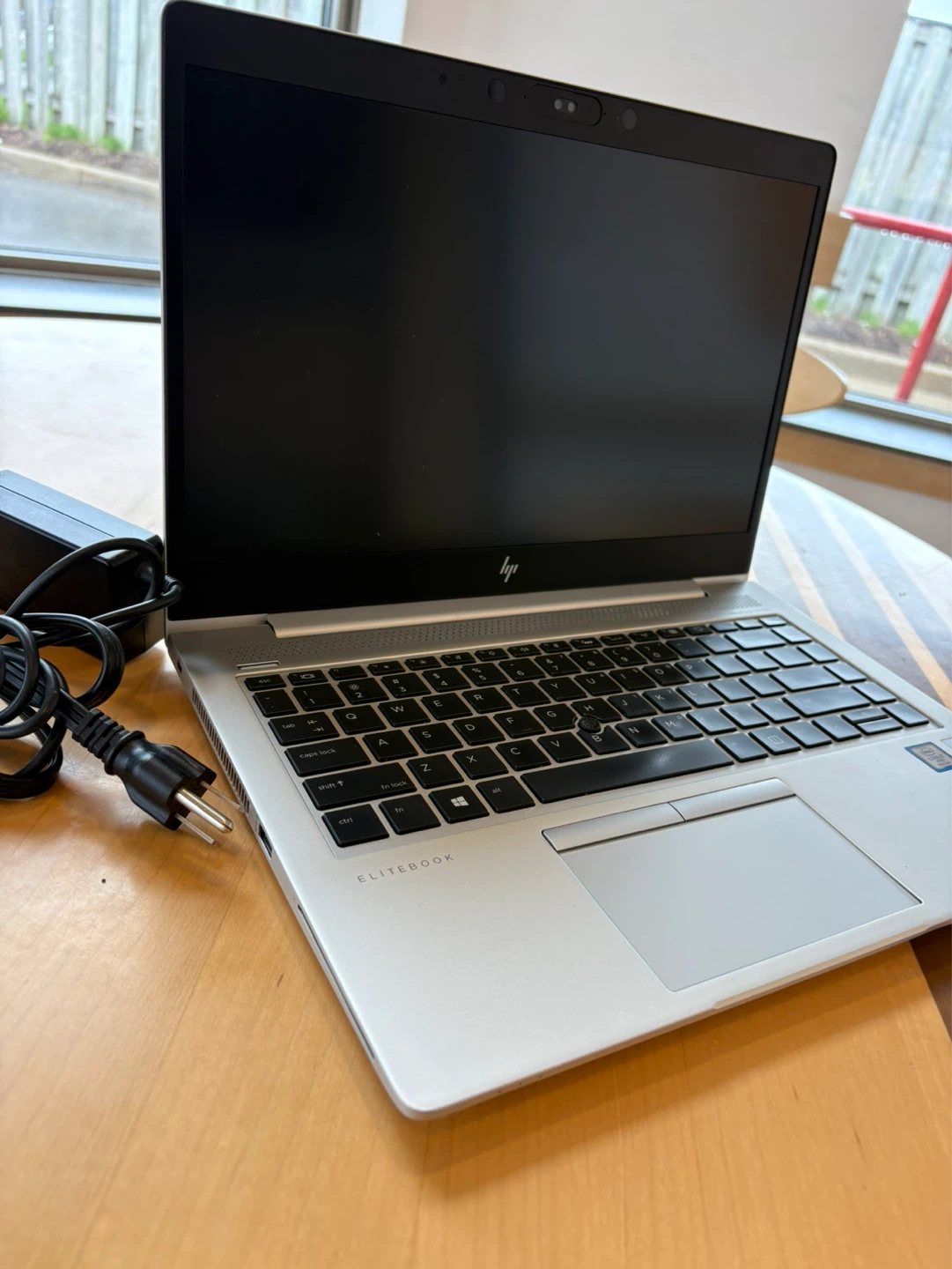 HP Elitebook  16g ram 512ssd icore7 - photo 3