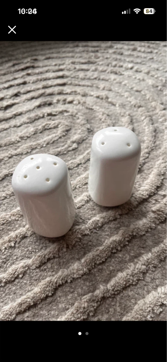 White Ceramic Salt and Pepper Shakers NEW - photo 2