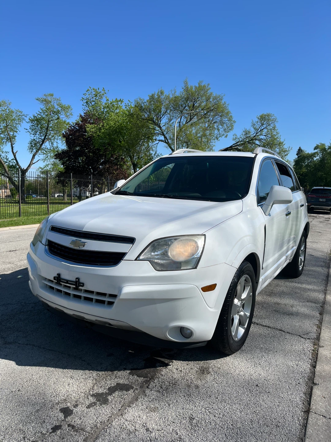 White Chevrolet Captiva SUV