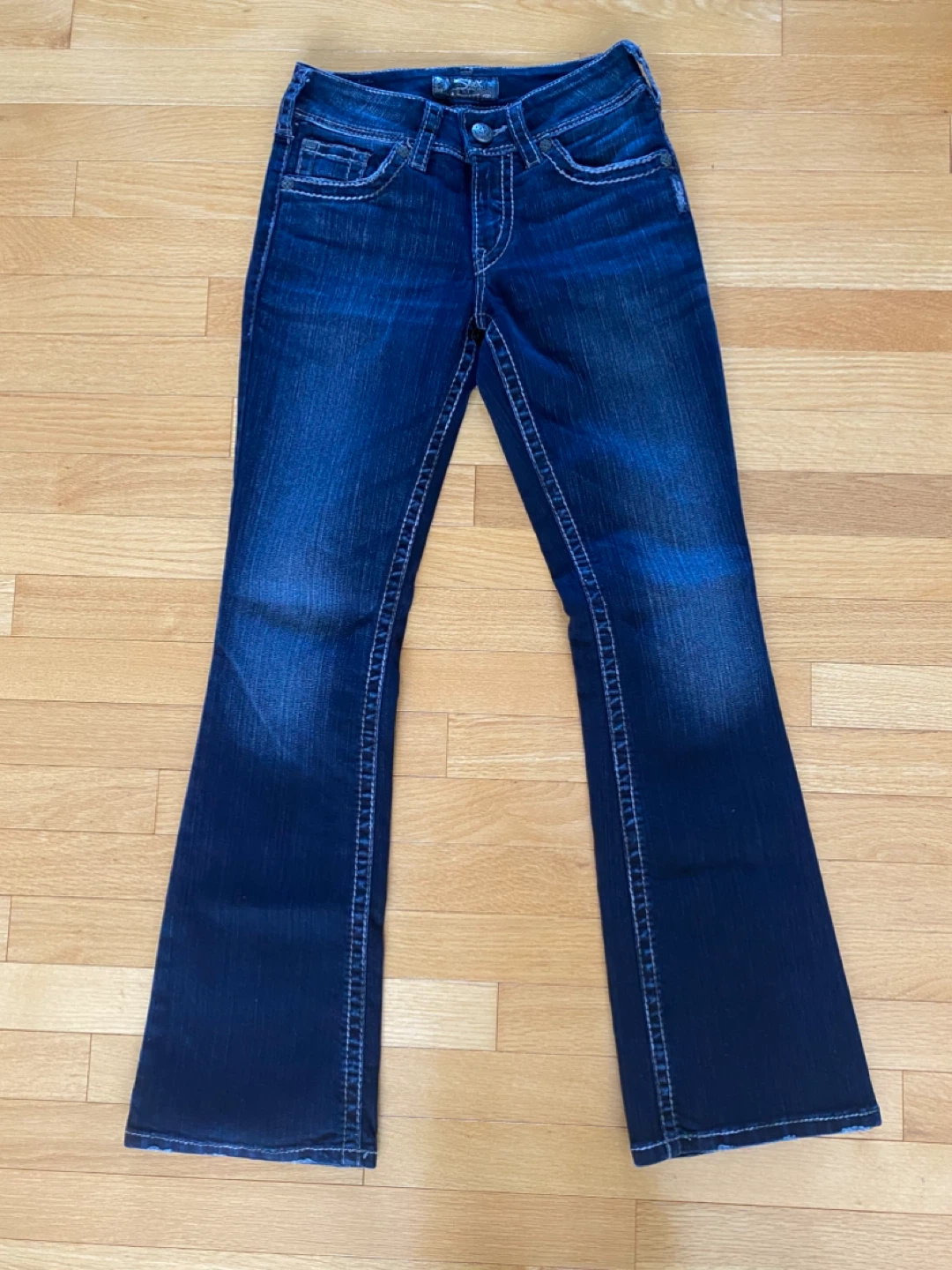 Silver Jeans Co. Suki Surplus W25/L30 Flare Jeans