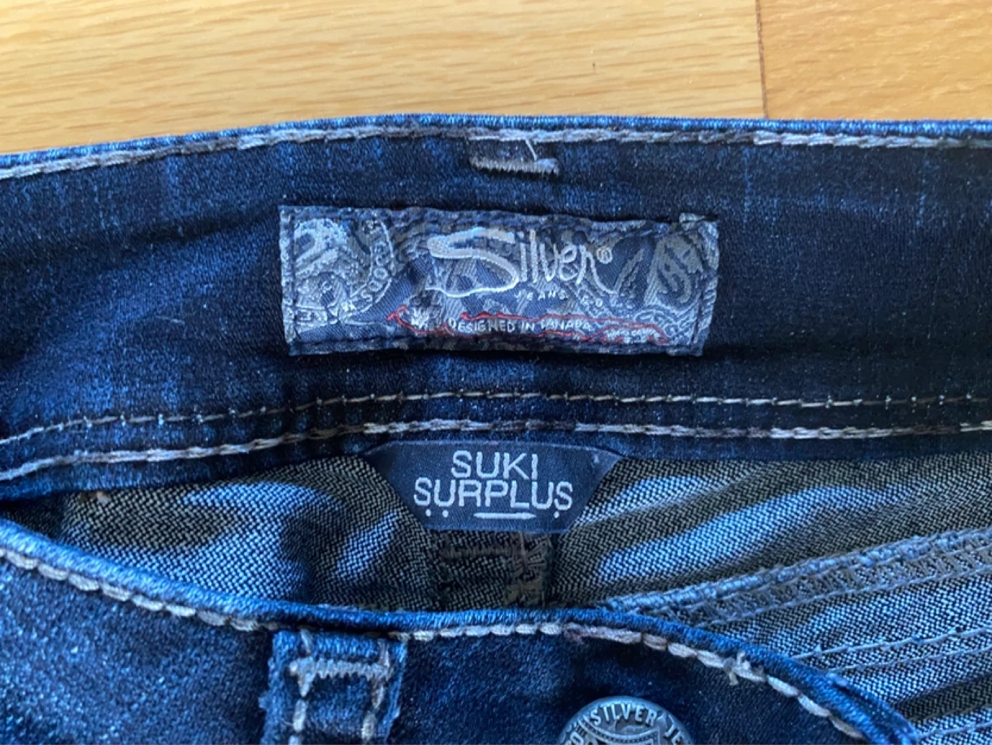 Silver Jeans Co. Suki Surplus W25/L30 Flare Jeans - photo 3