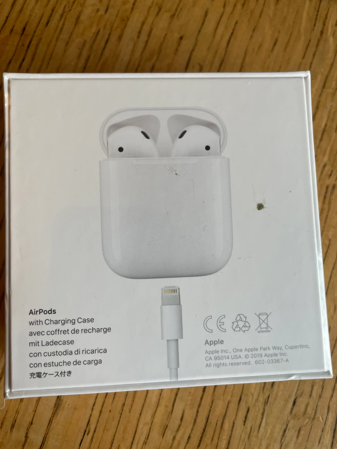 Apple AirPods with Charging Case (2nd Generation) - photo 2