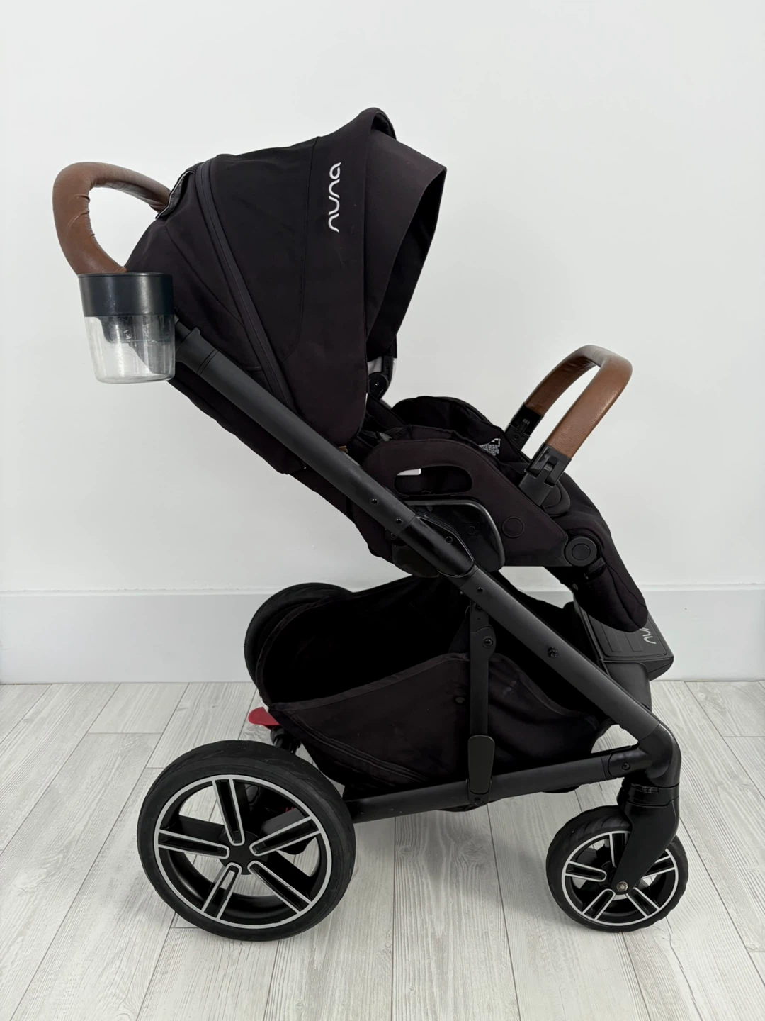 NUNA MIXX NEXT STROLLER WITH ACCESSORIES !