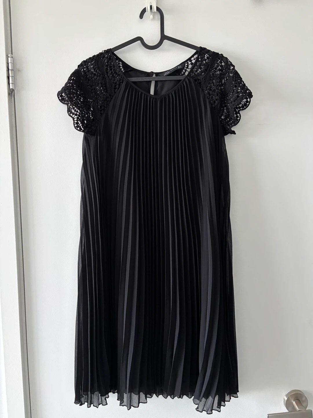 Black Pleated Dress - Zara - XS