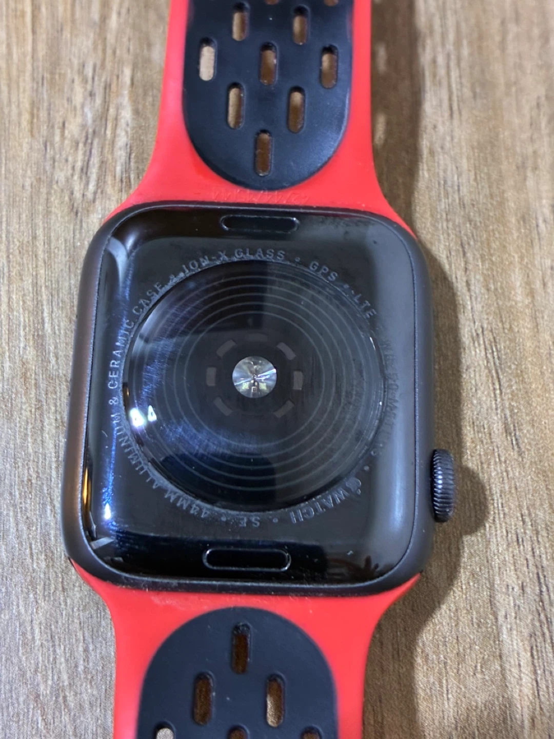 Apple Watch Series 6 (GPS + LTE, 44mm) - Red Sport Band - photo 2