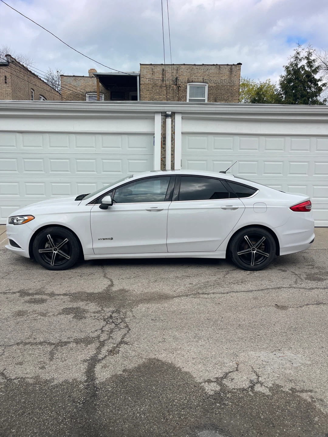 2018 Ford Fusion Hybrid SE - photo 2