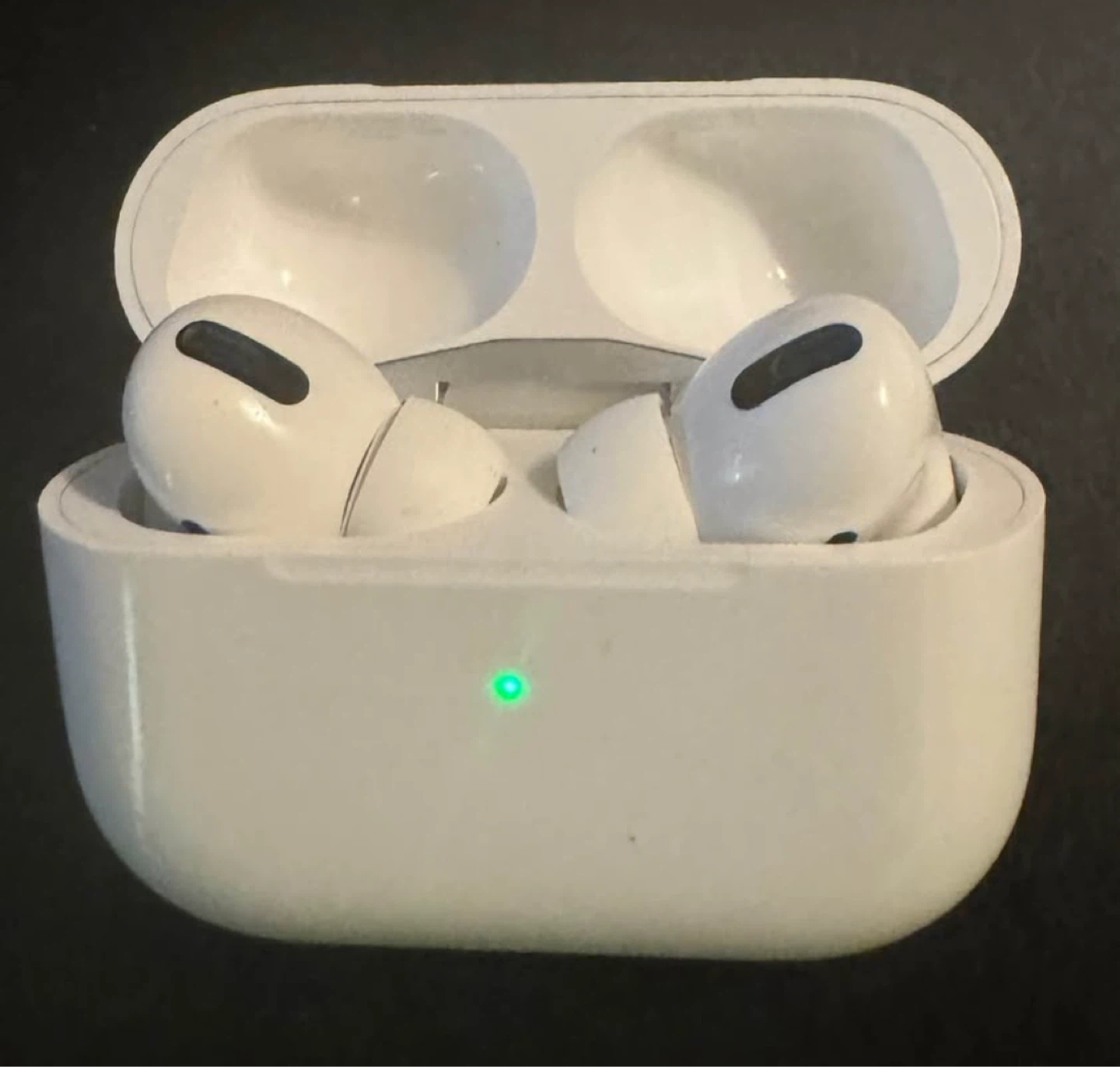 Apple AirPods Pro (1st Gen) with Charging Case - photo 2