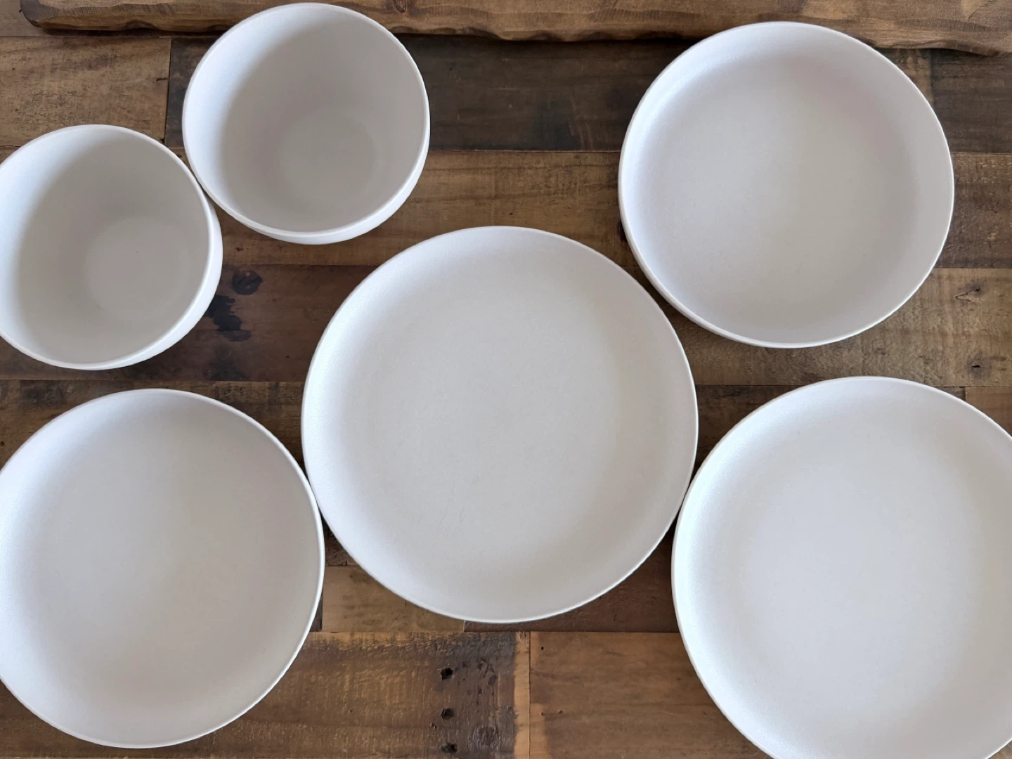 Le Creuset Stoneware Bowls and Plates Set
