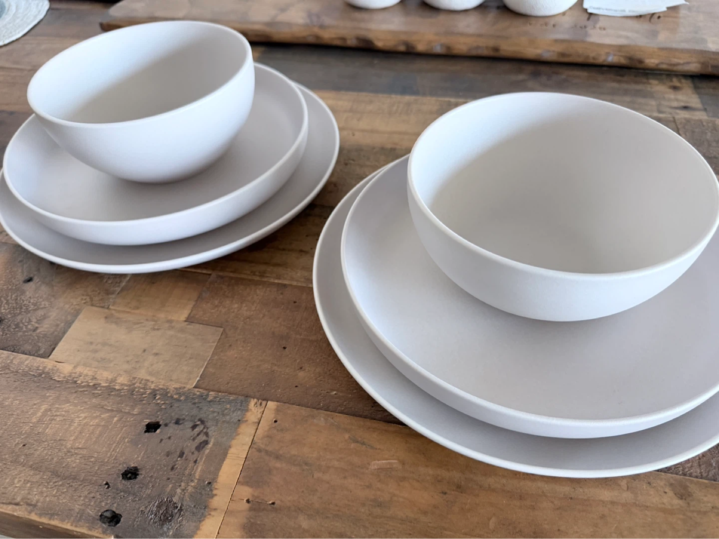Le Creuset Stoneware Bowls and Plates Set - photo 3