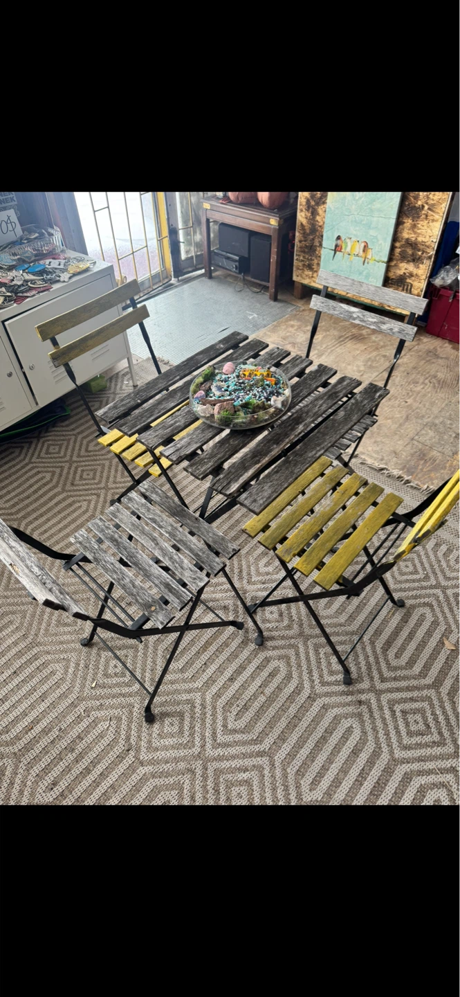 Ensemble table et chaises pliantes d'extérieur 20$