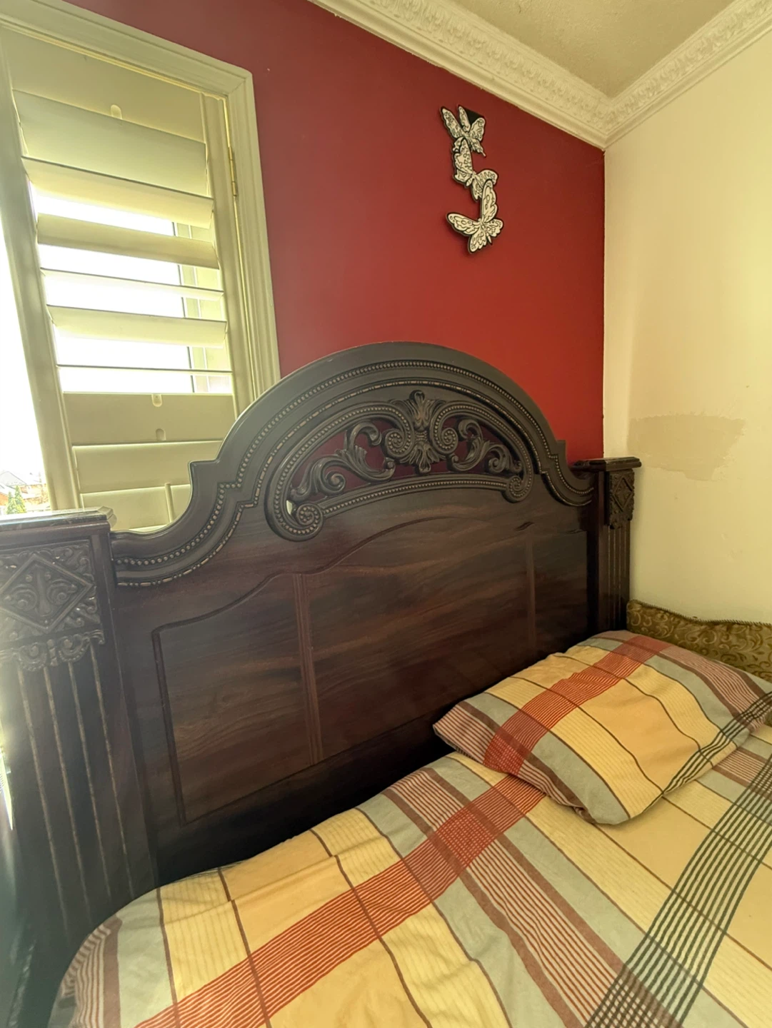 Dark Wood Bedroom Set - Headboard, Dresser & Nightstand - photo 5