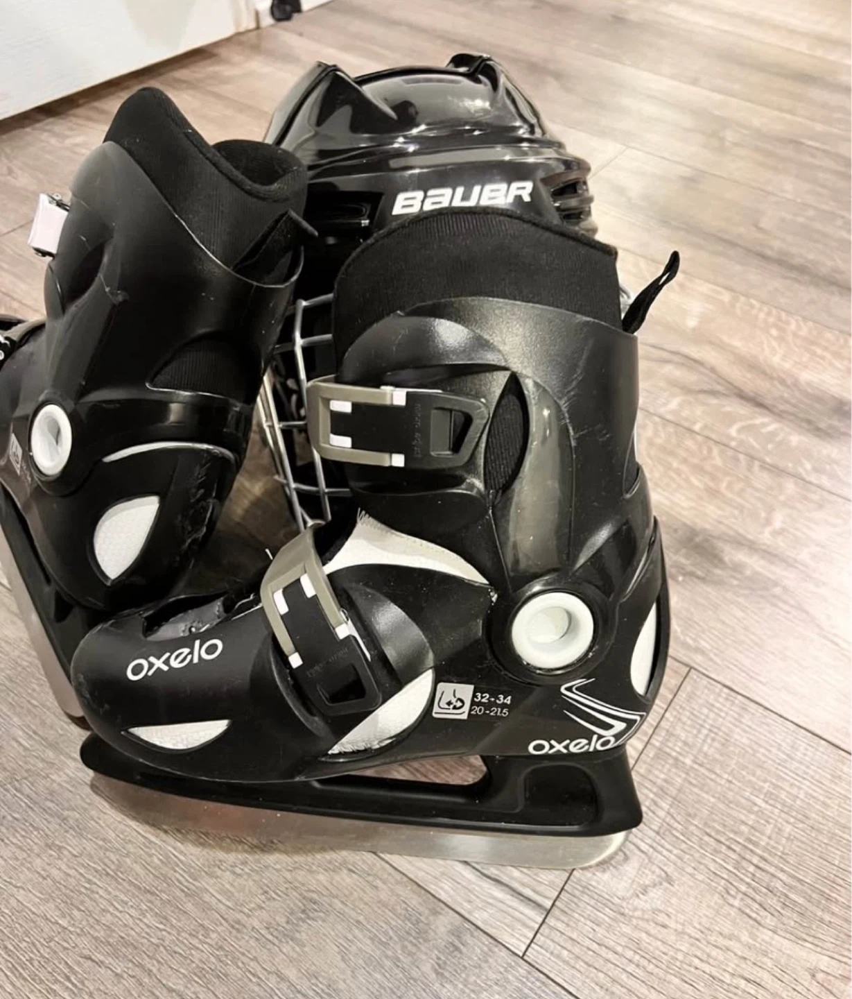 Oxelo Ice Skates with Bauer Helmet and Protection Gear - photo 4
