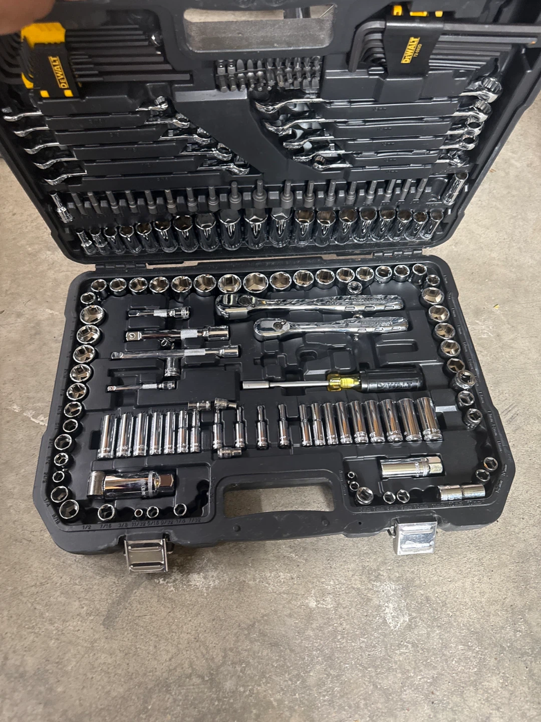 DeWalt 200-Piece Mechanics Tool Set