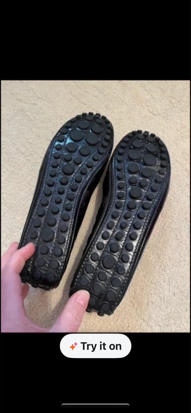 Authentic Louis Vuitton  Patent Leather Ballet Flats - Size 40 - photo 4