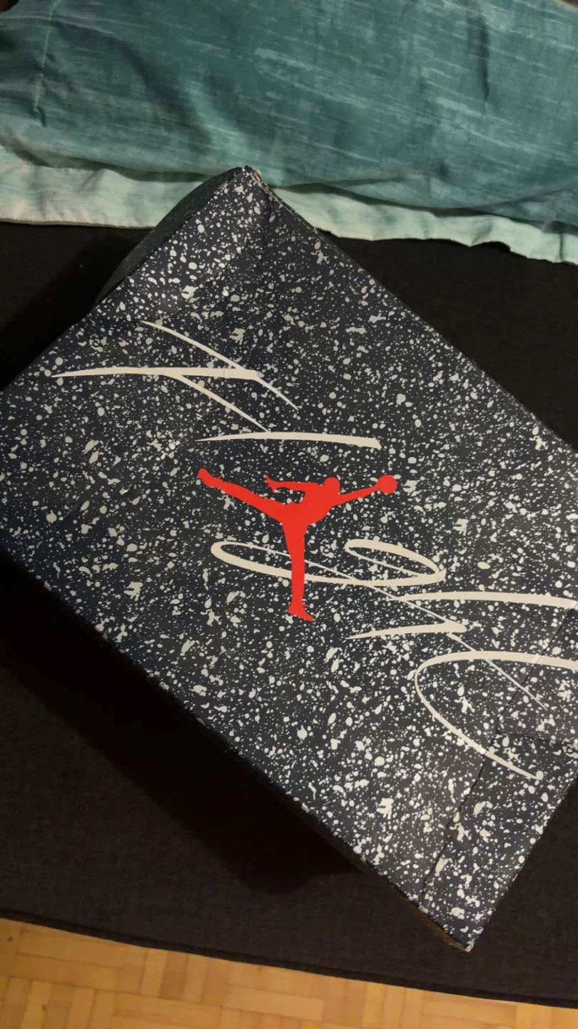 Air Jordan 4 Retro (Size 8 US Men's) - photo 2