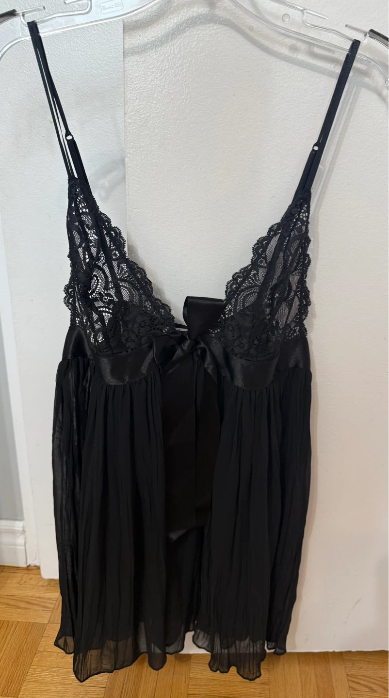 Victoria's Secret Black Lace Babydoll Camisole - Size M