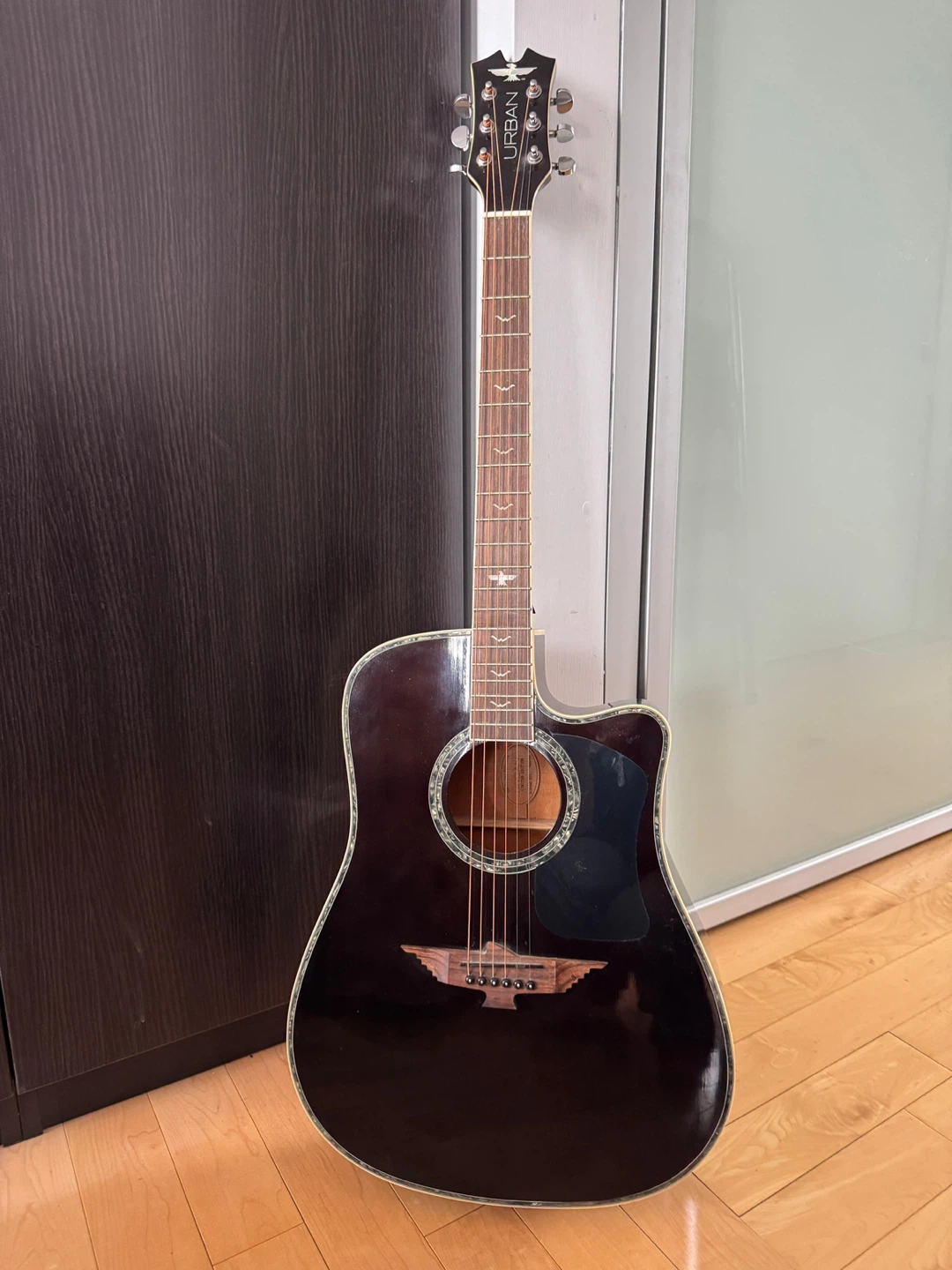 URBAN Acoustic Guitar - Keith Urban