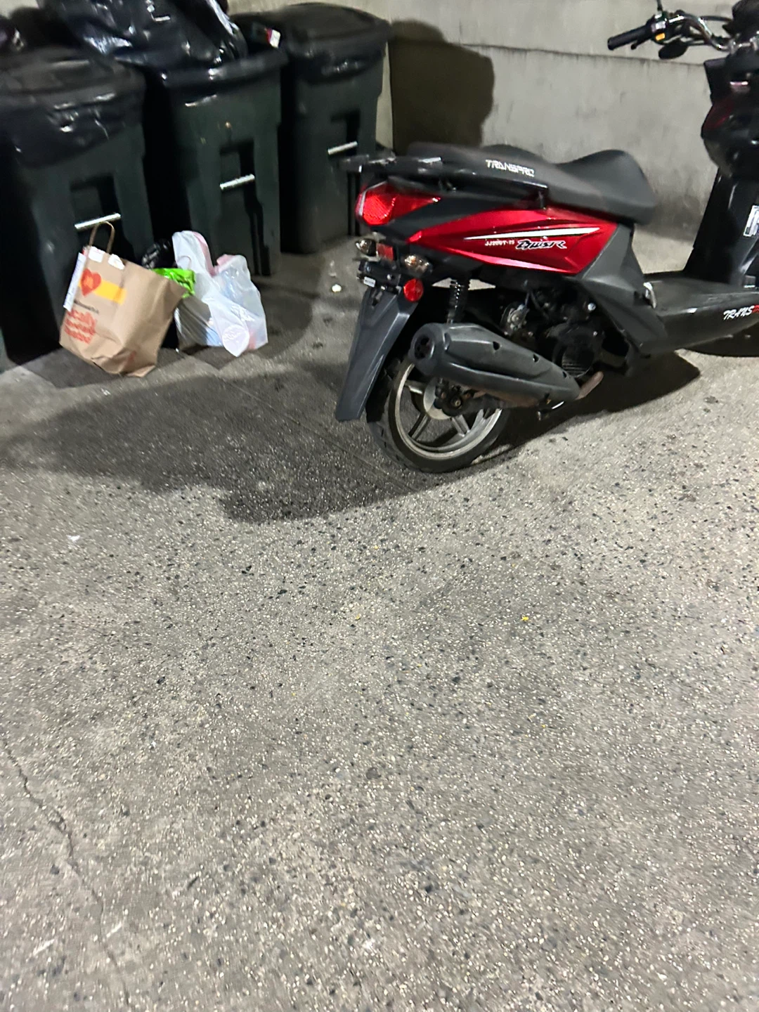 Red TransPro Scooter 150cc with title and keys - photo 2