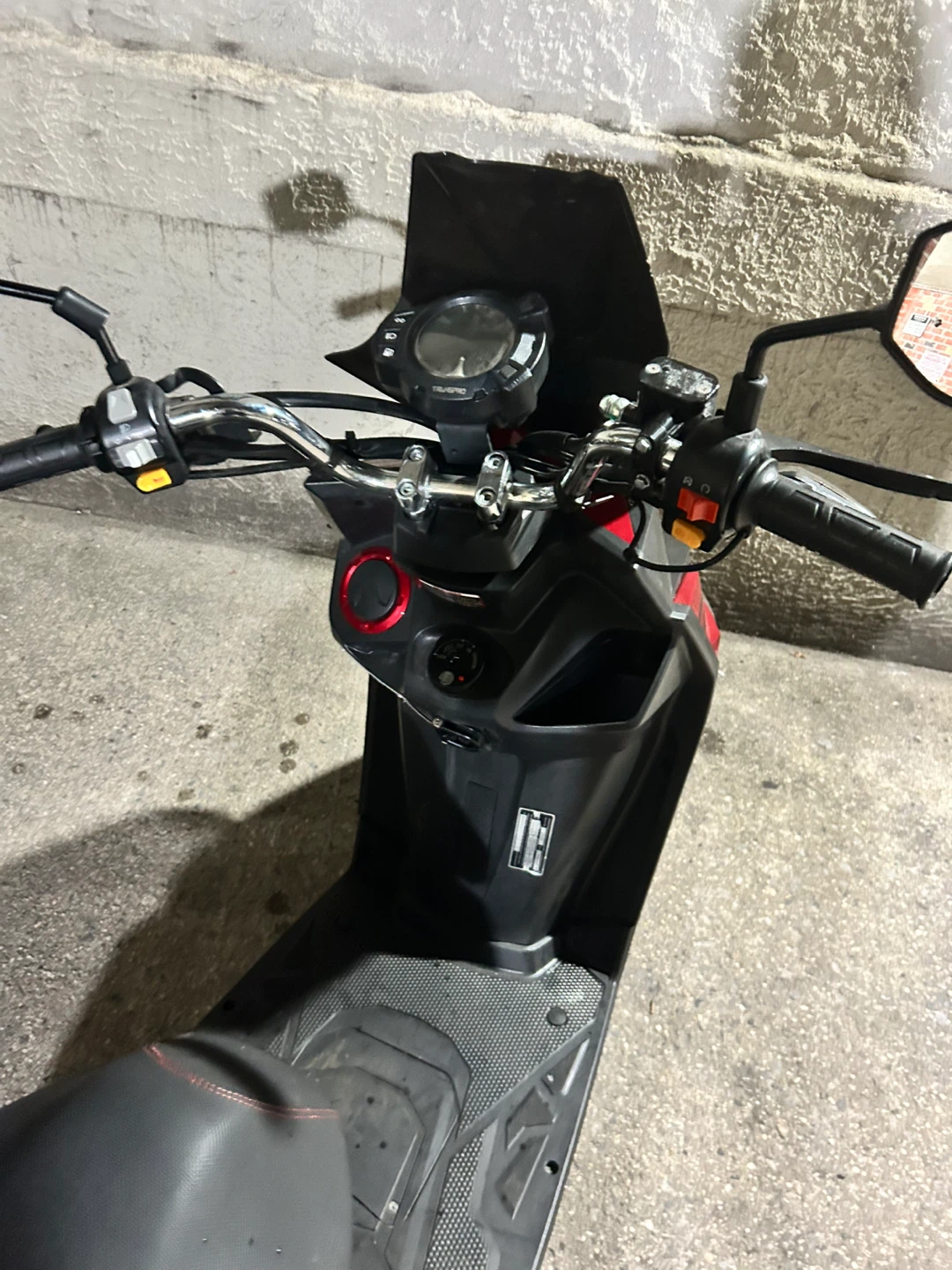 Red TransPro Scooter 150cc with title and keys - photo 4