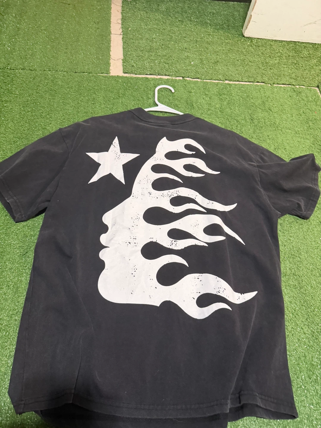 Hellstar Smiley Face Graphic Tee – Size L - photo 2
