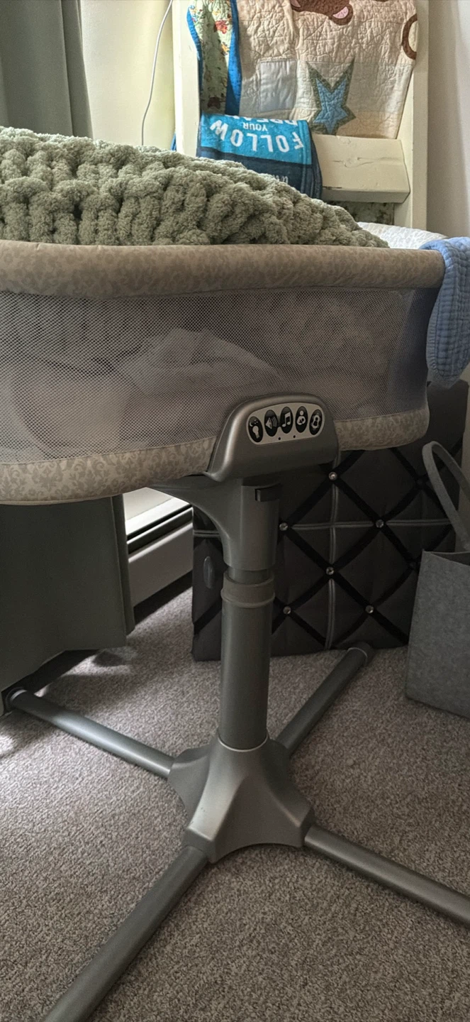 Halo swivel Bassinet - photo 2