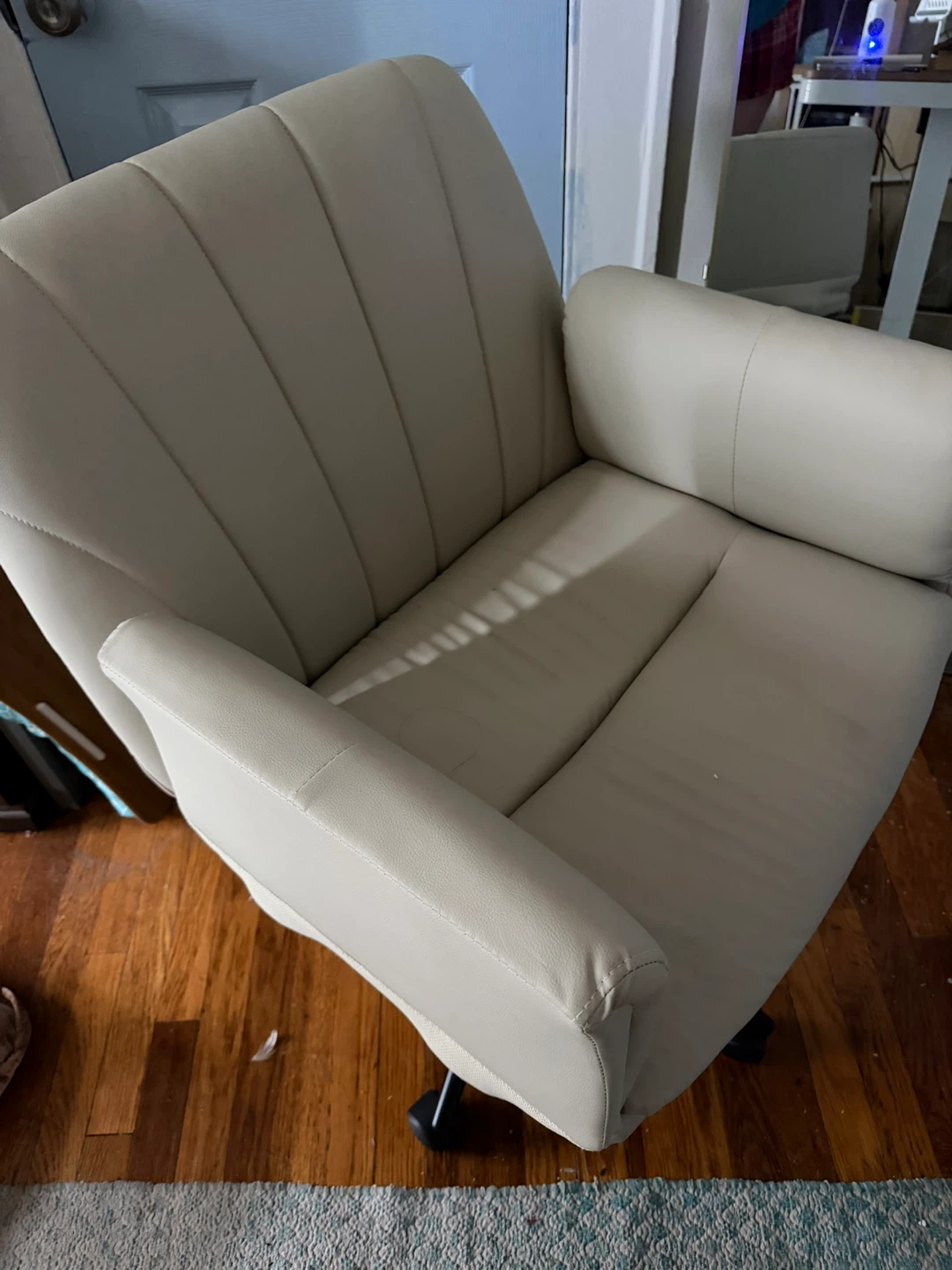 Cream Faux Leather Office Chair - photo 2