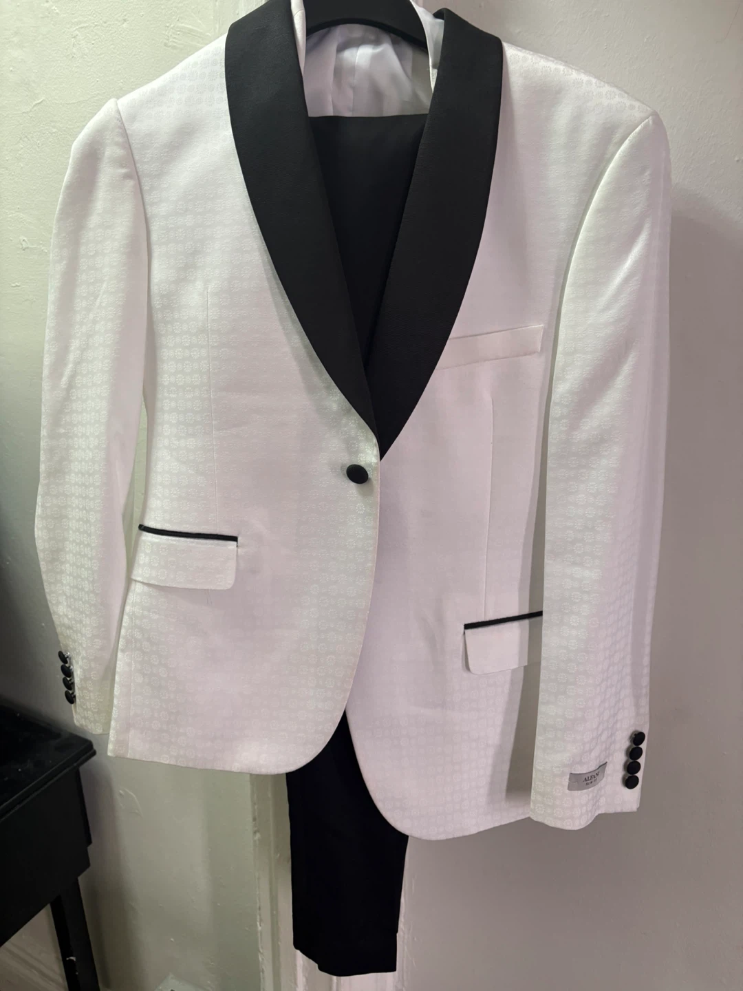 White Textured Shawl Collar Tuxedo Suit