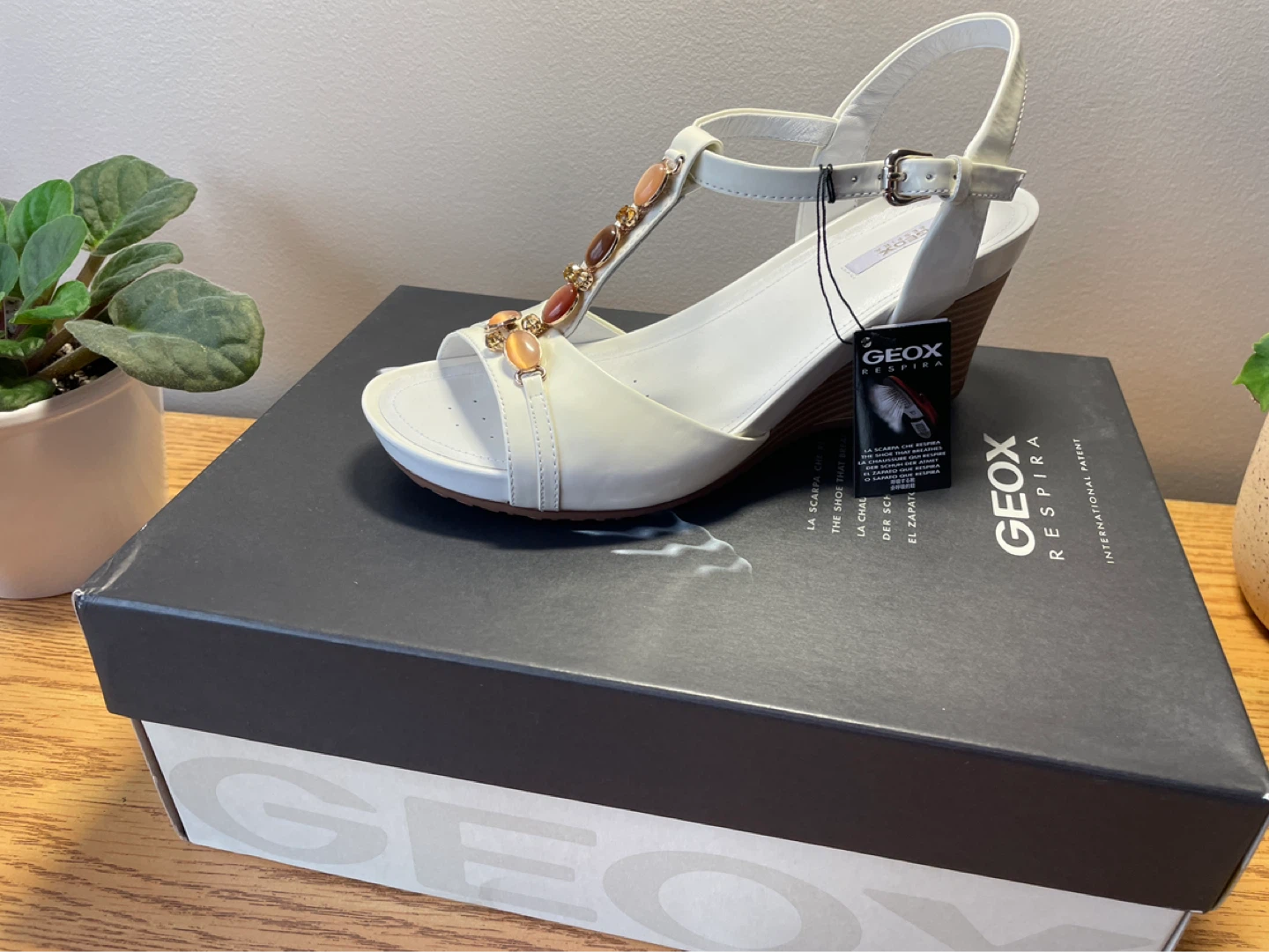 NEW Geox Respira Naplack Leather Wedge Sandals, size 8 (38)