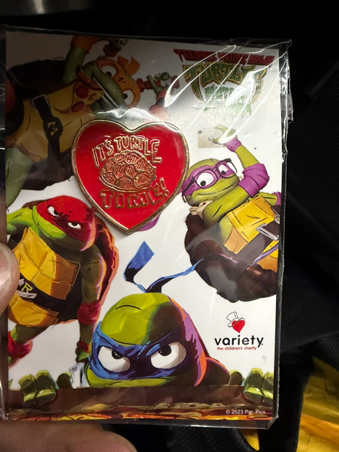 Teenage Mutant Ninja Turtles "It's Turtle Time!" Heart Pin - photo 3