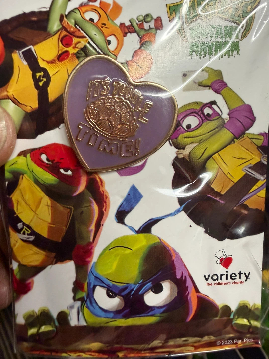 Teenage Mutant Ninja Turtles "It's Turtle Time!" Heart Pin - photo 2