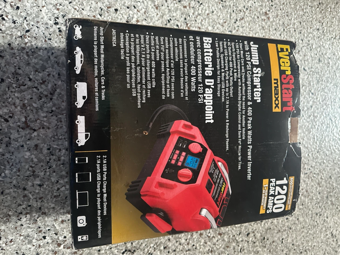 EverStart Maxx Jump Starter with 400 PSI Air Compressor