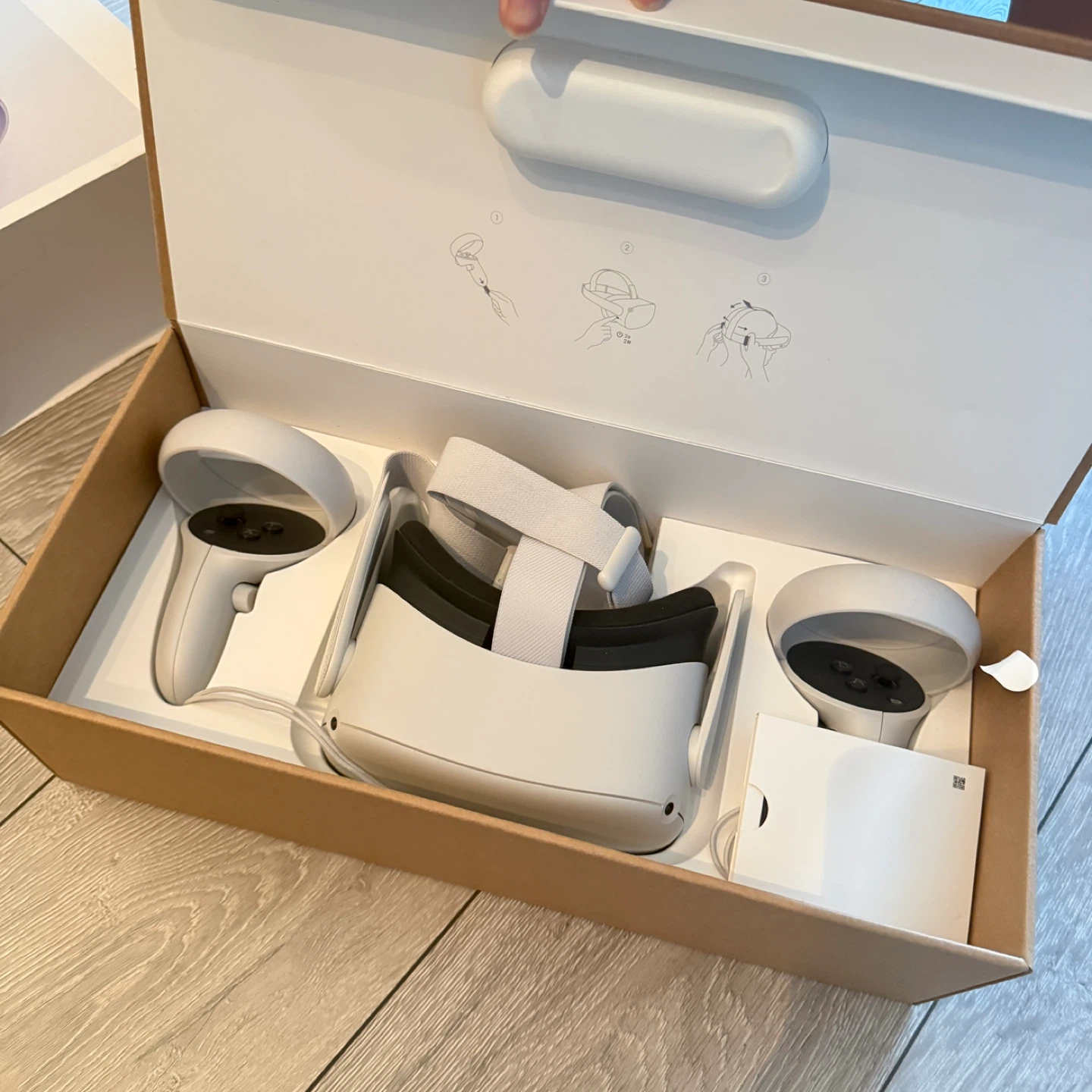 Oculus Quest 2 VR Headset and Controllers - photo 2
