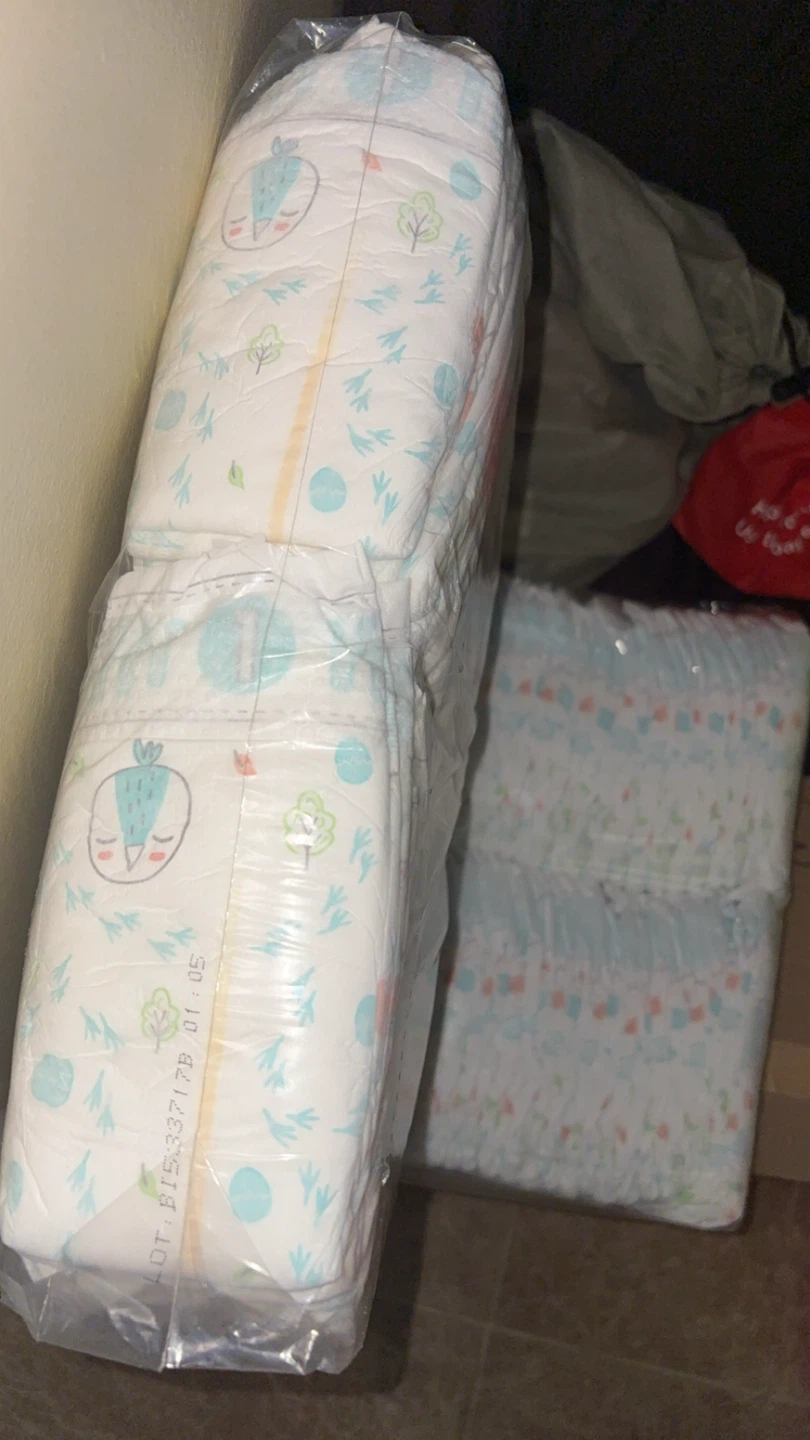 Kirkland Signature Size 1 Diapers - 2 Packs - photo 3