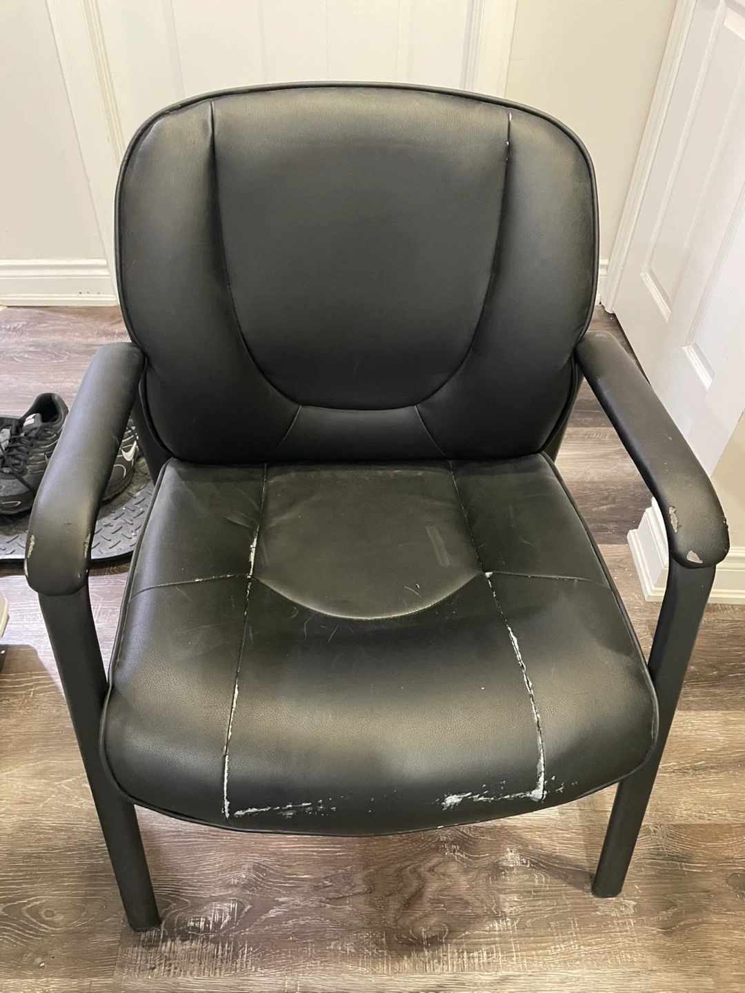 Black office chair