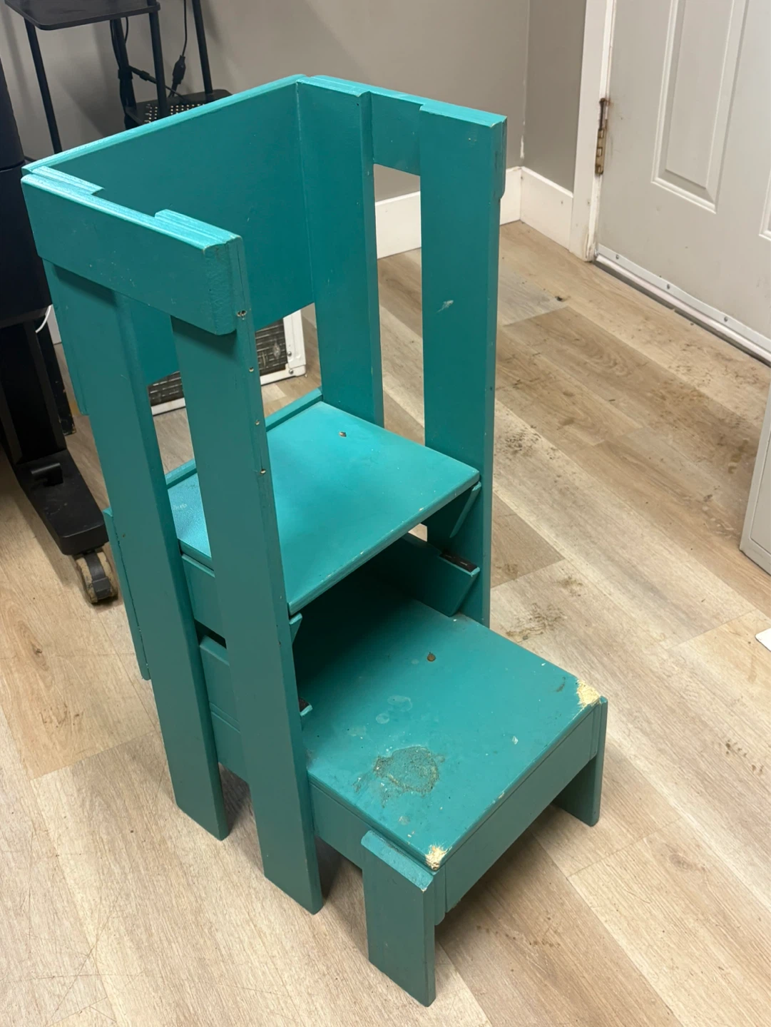Kitchen child safety stool