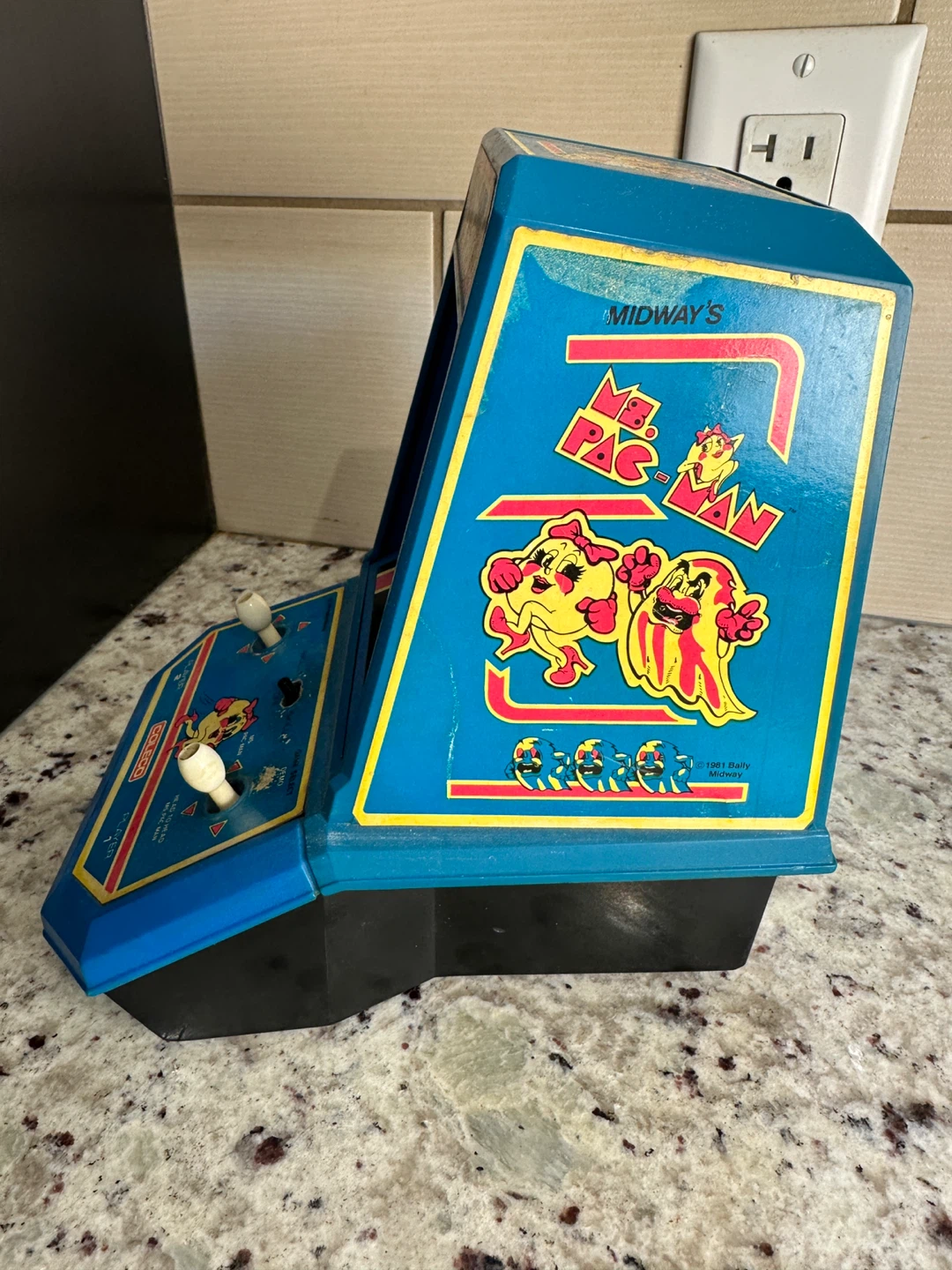 Coleco Ms. Pac-Man Mini Arcade Game 1981 - photo 4