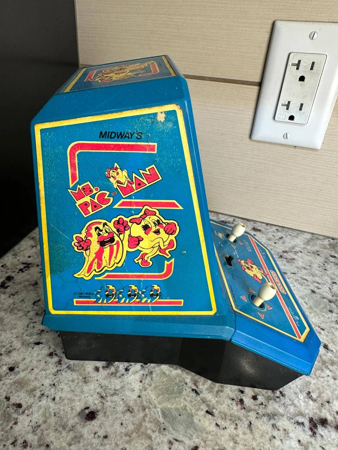 Coleco Ms. Pac-Man Mini Arcade Game 1981 - photo 2