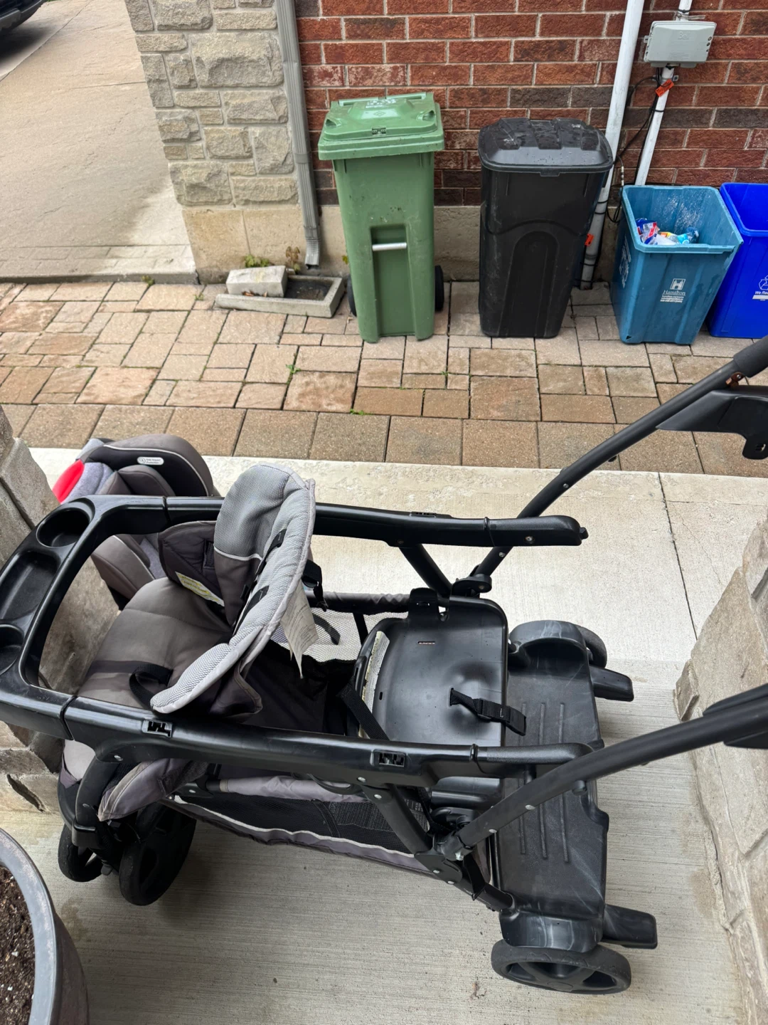 Graco Twin Stroller with Car Seat - photo 2