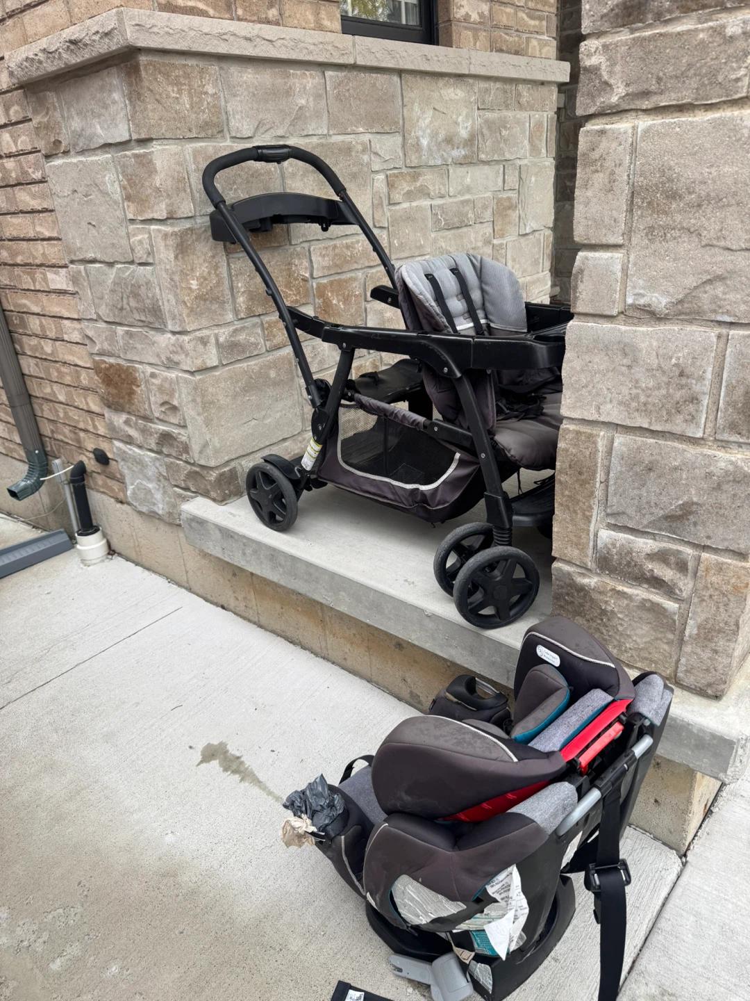 Graco Twin Stroller with Car Seat