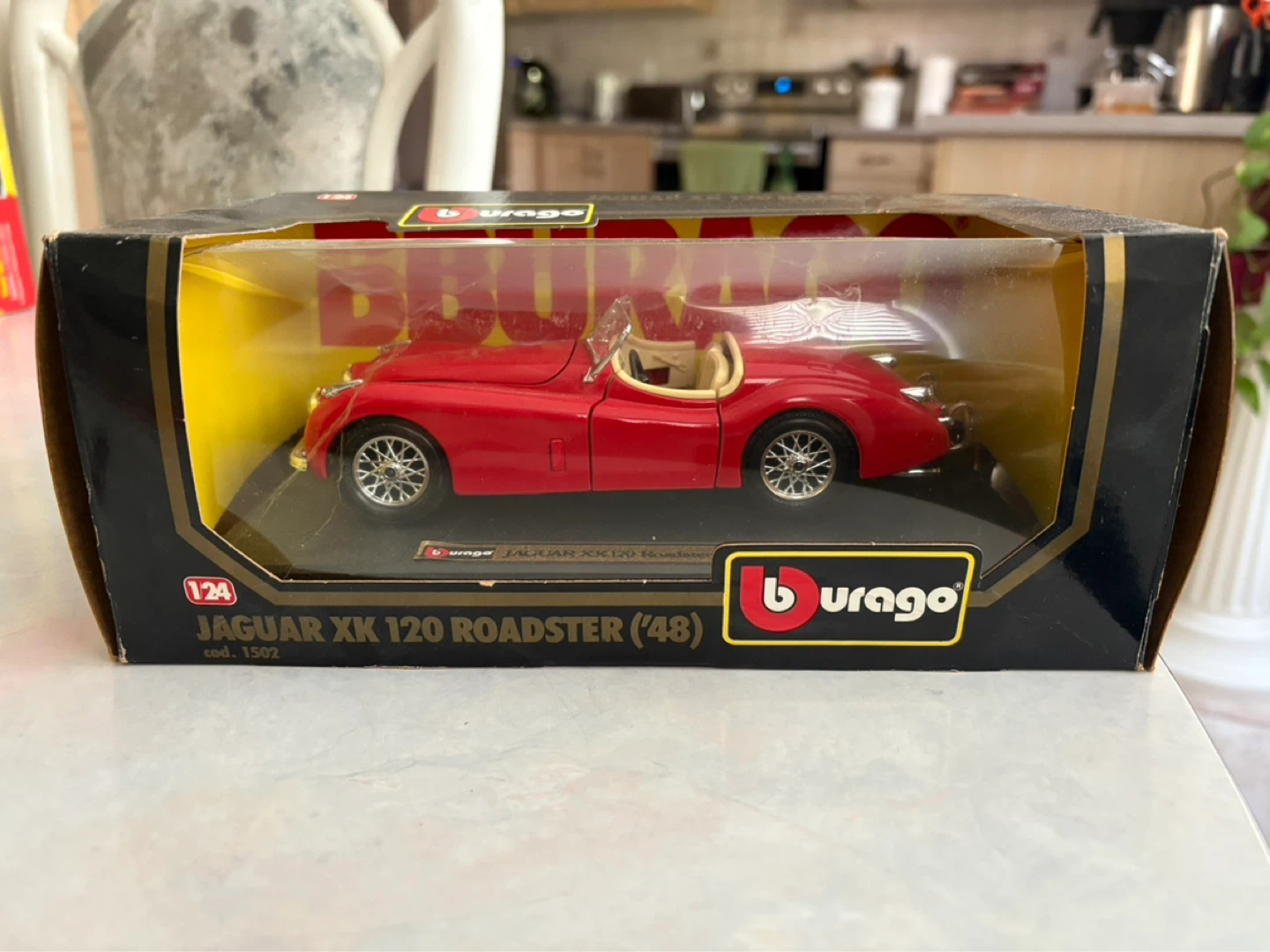 Burago Diecast Model Cars (Ferrari F40, Jaguar XK120, Corvette) - photo 5
