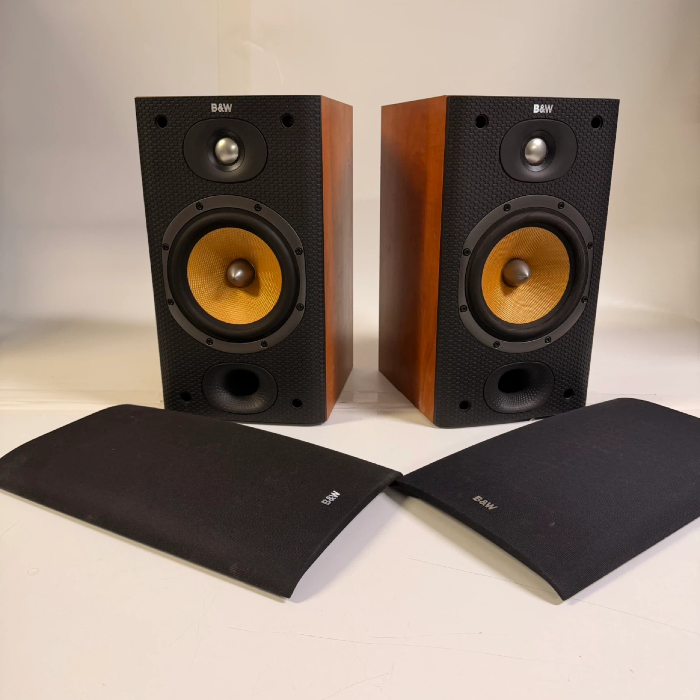 B&W DM601 S3 Bookshelf Speakers Oak Pair Made in England