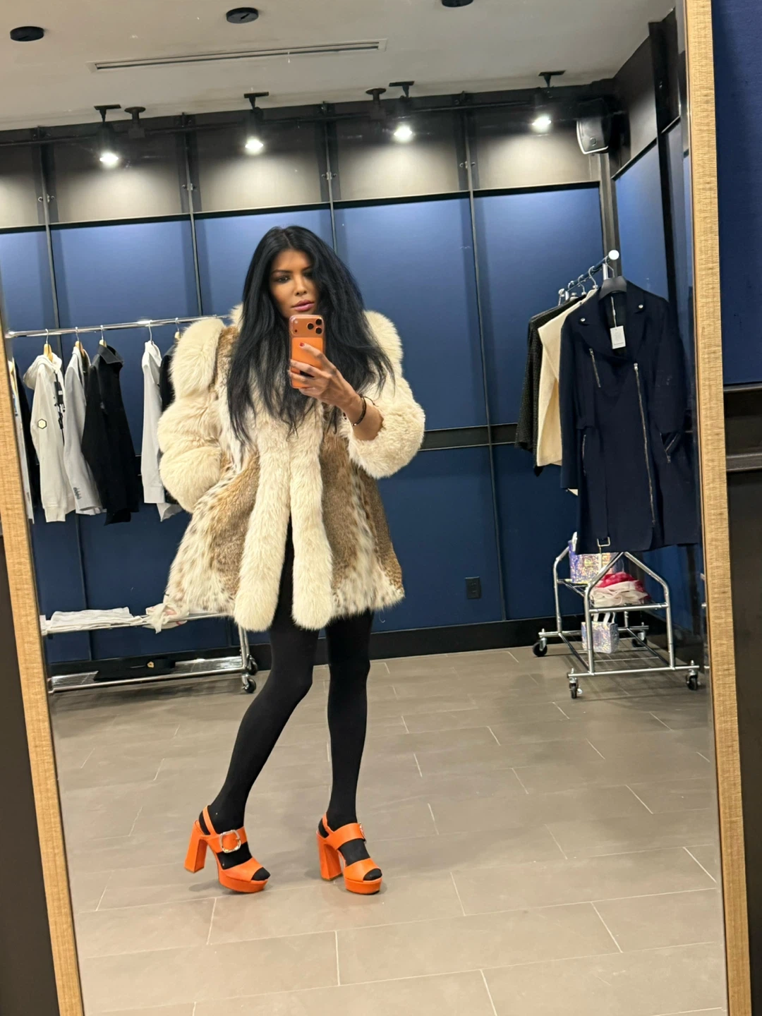 Genuine Real Fox and lynx  Fur Coat - photo 2