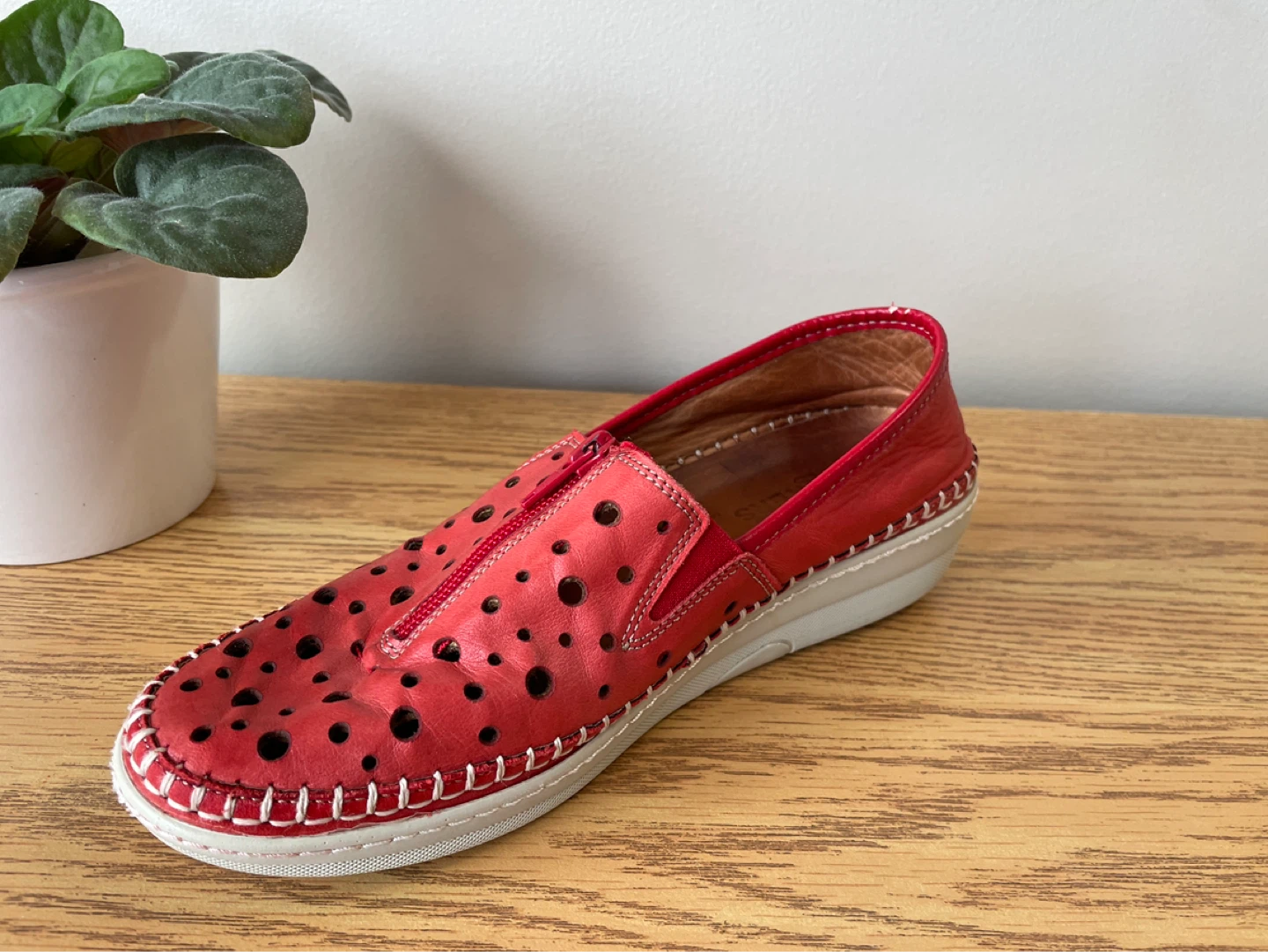 Pikolinos Perforated Leather Slip-On Flats – Boho Style, size 8 - photo 2