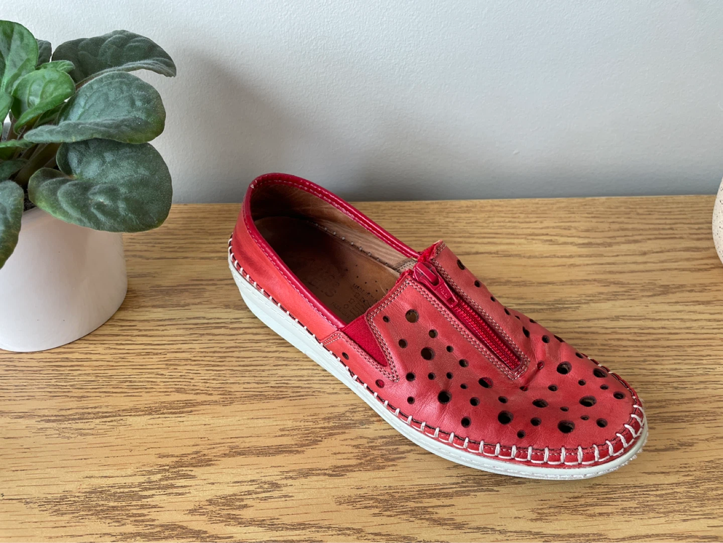 Pikolinos Perforated Leather Slip-On Flats – Boho Style, size 8 - photo 3
