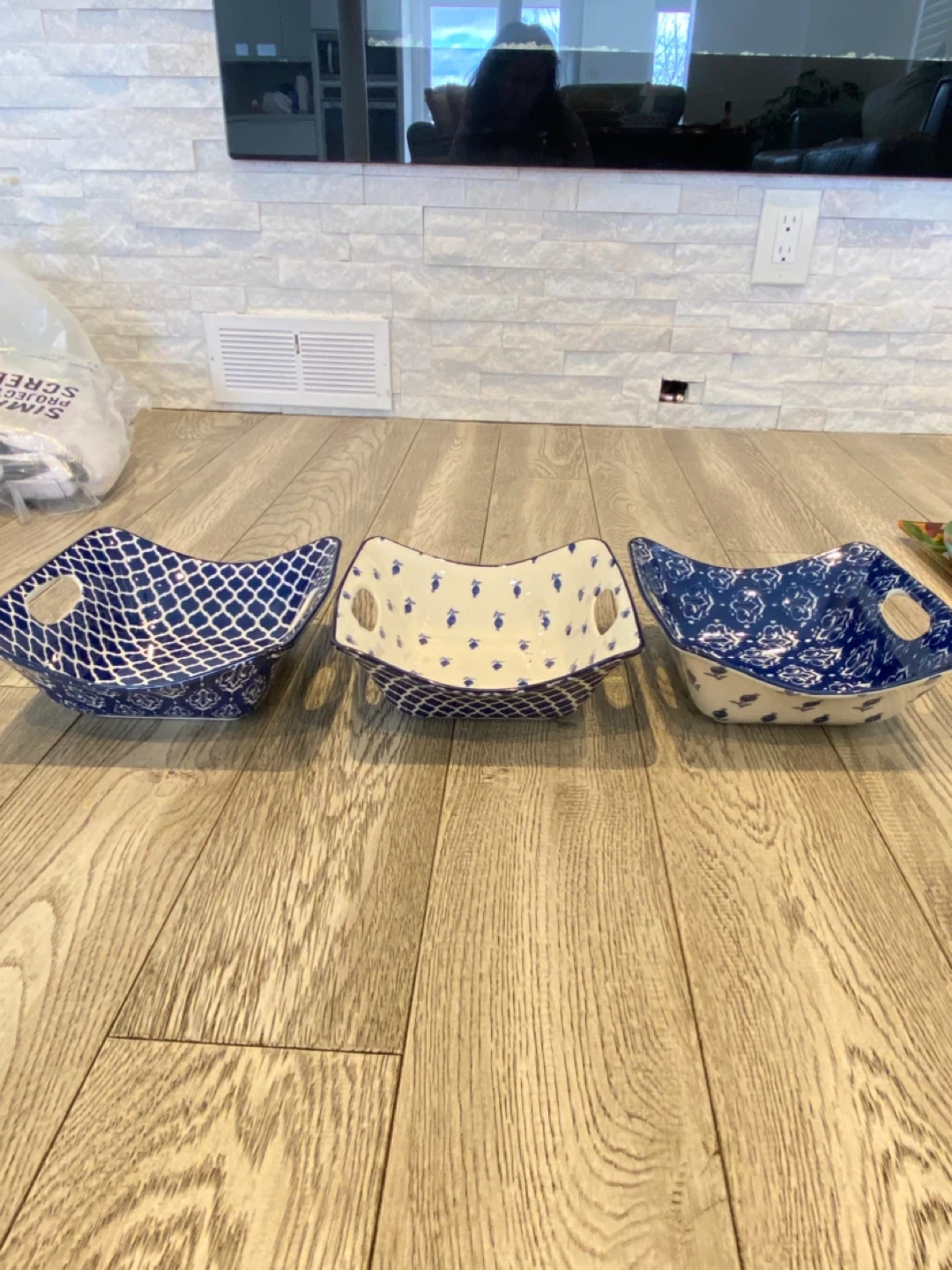 Set of 3 Blue and White porcelain Serving Bowls - photo 2
