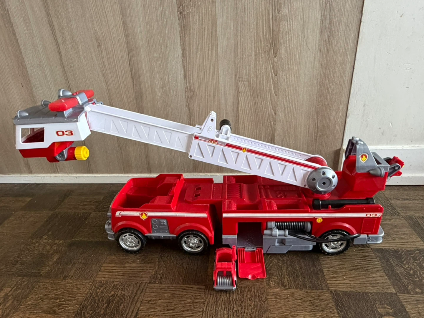 Paw Patrol Marshall's Fire Truck Toy - photo 3