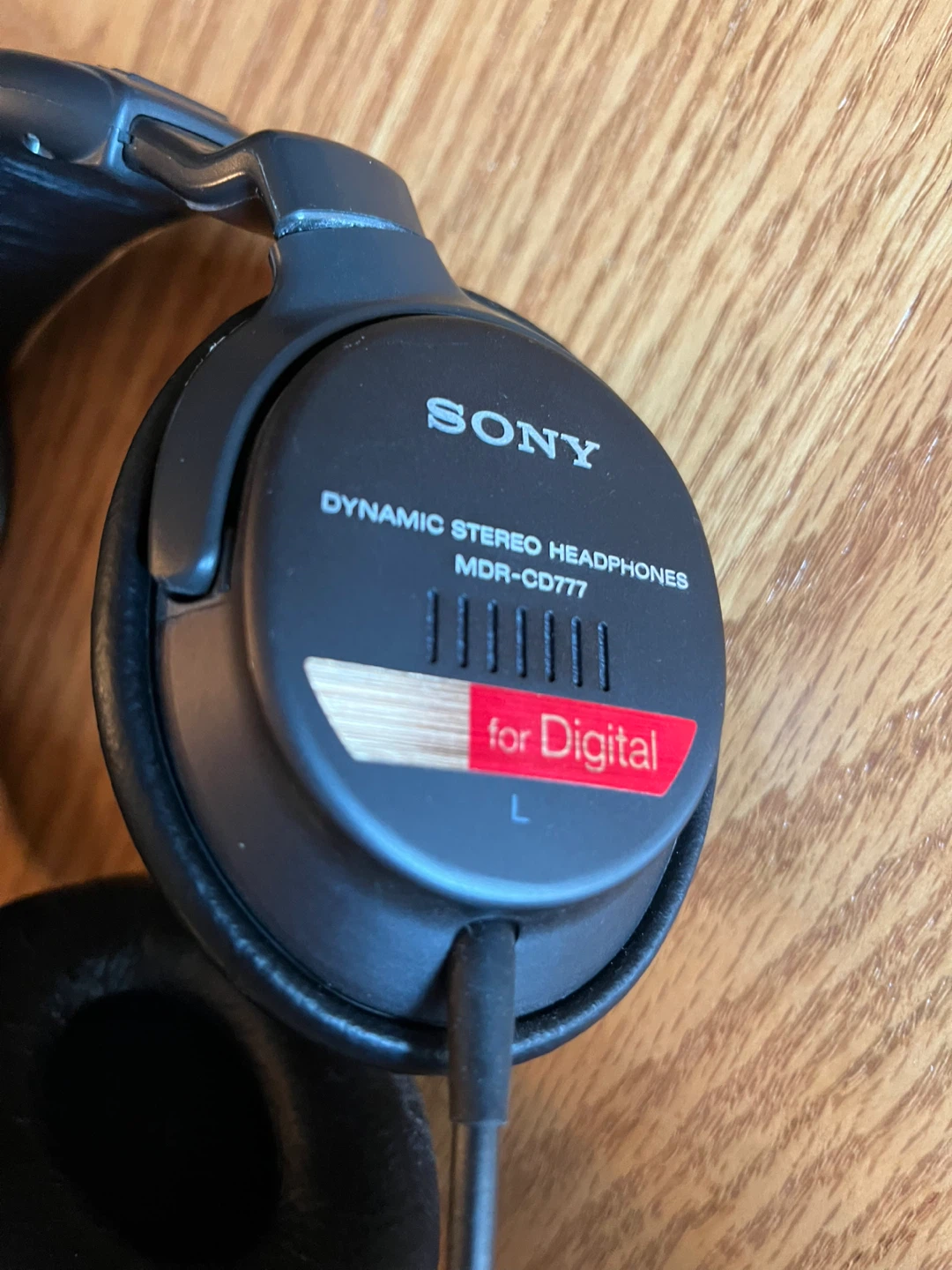 Sony MDR-CD777 Dynamic Stereo Headphones