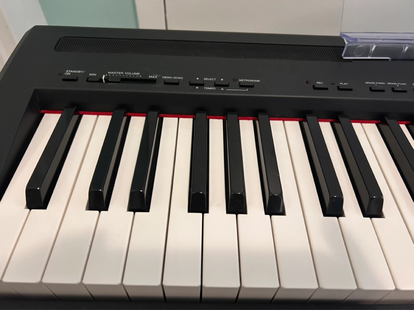 Yamaha P-85 88 weighted Keys Piano & stand & pedal & bench - photo 5