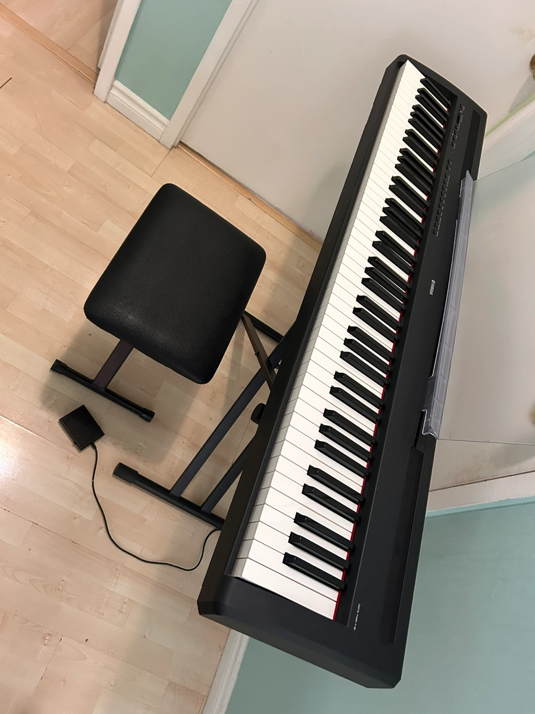 Yamaha P-85 88 weighted Keys Piano & stand & pedal & bench - photo 2